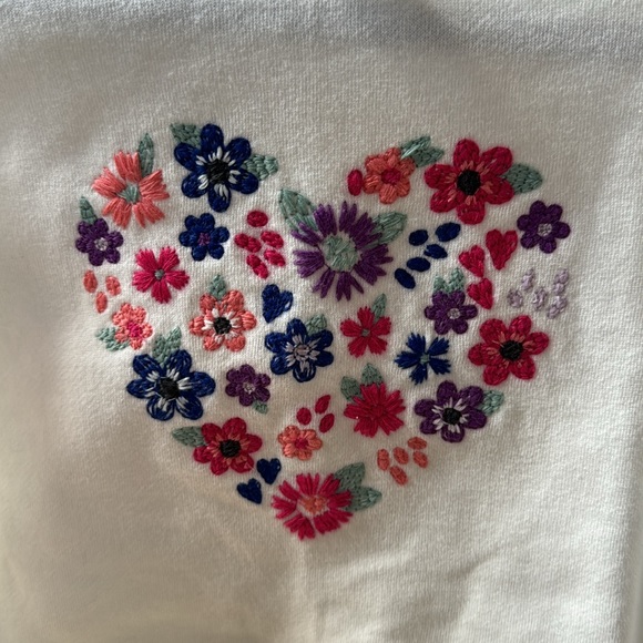 Carter’s Heart Sweatshirt - Picture 3 of 5